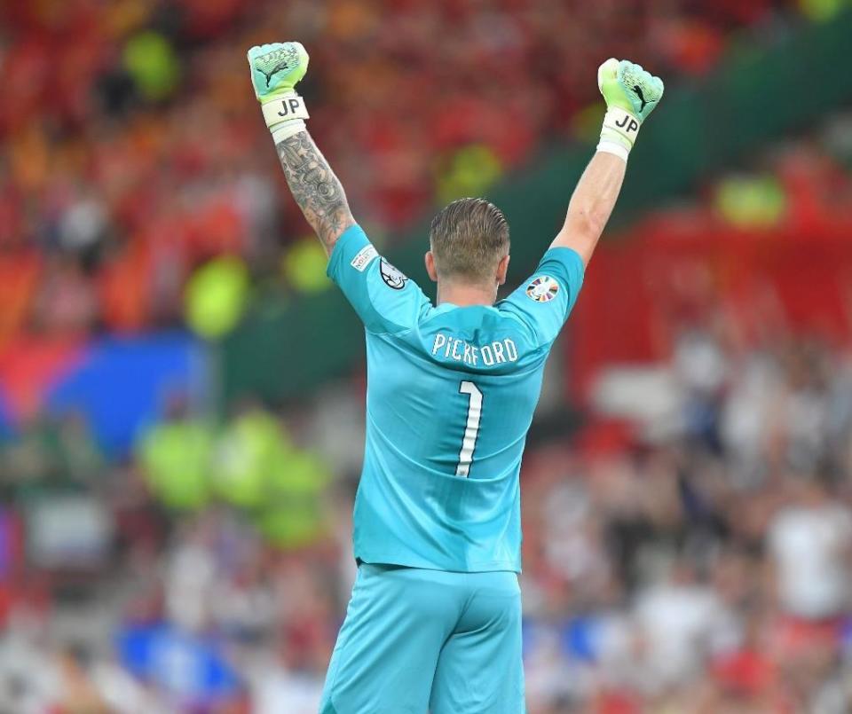 开云官方网站-转会期德甲焦点战，罗马迎来里程碑，悬念犹存，临场指挥获称赞(德罗西接任罗马主帅后的表现)