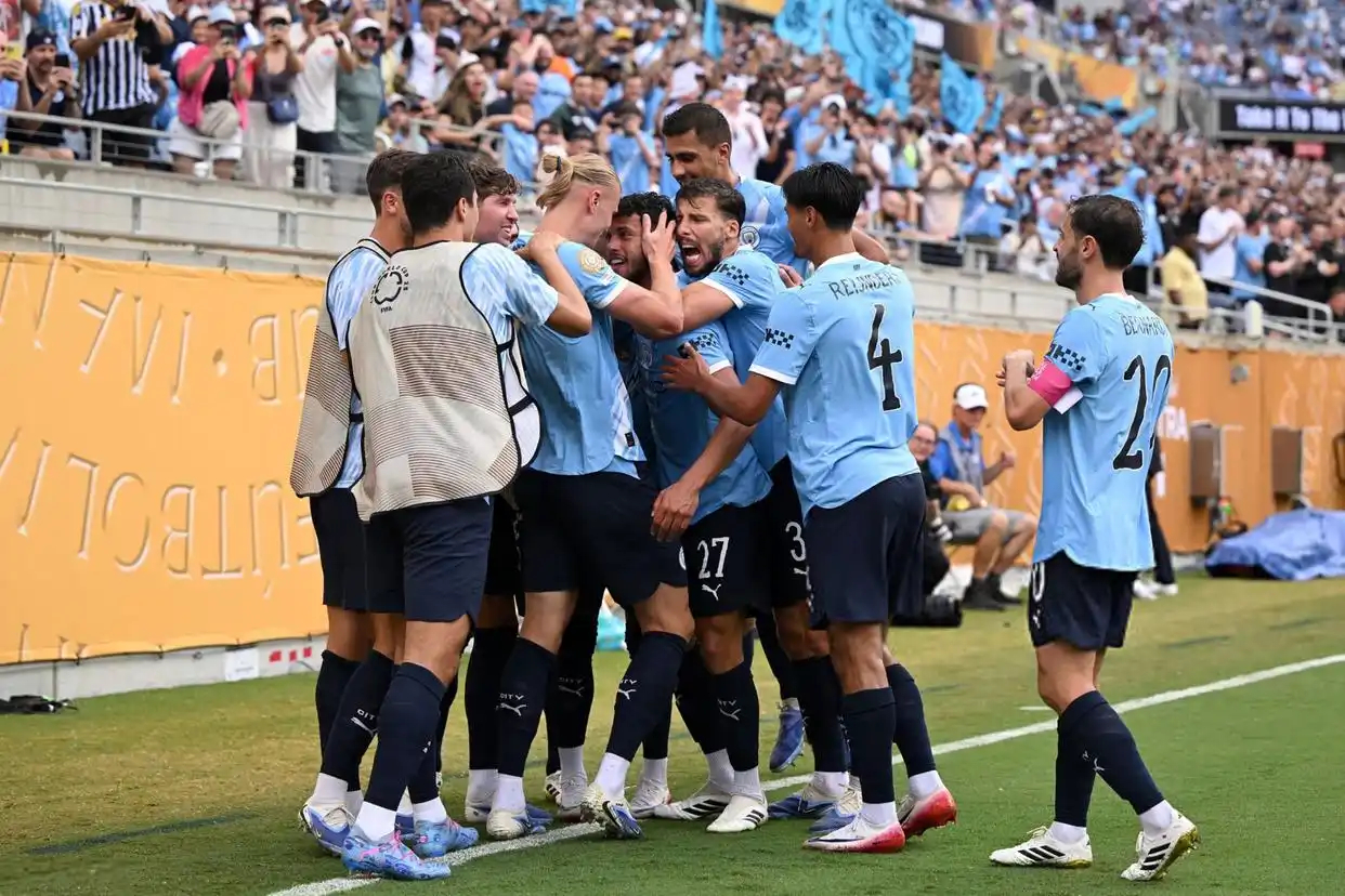 详细阅读:开云体育-赛前拉齐奥备战欧联曼联今晨更衣室发声,清晨尤文图斯调整名单以备意甲看傻球迷的简单介绍 开云体育-赛前拉齐奥备战欧联曼联今晨更衣室发声,清晨尤文图斯调整名单以备意甲看傻球迷的简单介绍